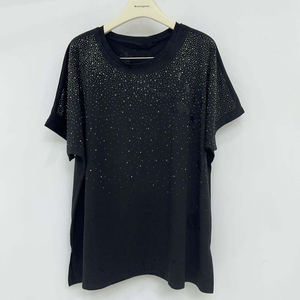 Camiseta Glory con estampado personalizado Sun Fade y pedrería, calidad premium, 100% algodón, cuello doble, media manga, para streetwear. - Product Image 6