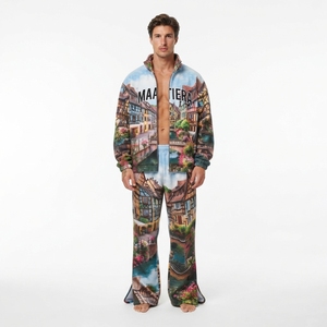 Ensemble de survêtement pour homme avec veste zippée à imprimé scénique et pantalon large assorti, bleu et marron, streetwear, design personnalisé - Product Image 1