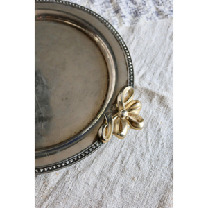 2026 New Creative Look Metal Stainless Steel Leaf Serving Platter Round Shape With <b>Handle</b> Platter for Hotel Restaurant And <b>Bar</b> - Product Image 2