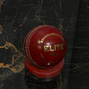 Pelota de críquet Elite Red Cricket Hard Ball de cuero genuino de 156g, 4 piezas, calidad profesional para partidos, pelota de críquet de 4 piezas para entrenamiento de clubes y partidos. - Product Image 3
