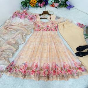 Conjunto de Vestido VASTRA COTTAGE de Organza y Seda Taby con Estampado Digital, Pantalón y Dupatta, Estilo Anarkali, para Fiestas - Product Image 5