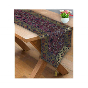 Fresh Look 100% Chemin de table en coton fini soie certifié GOTS Écologique 72x14 pouces Jacquard floral moderne brodé - Product Image 5