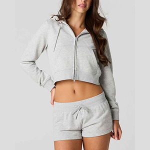 Ensemble deux pièces pour femme : sweat à capuche court zippé et short à cordon de serrage – Tenue de sport décontractée - Product Image 4