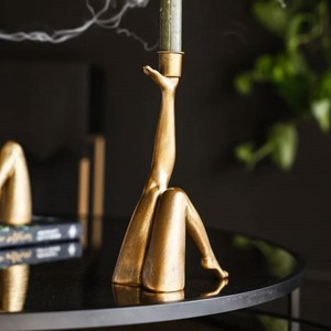 Candelabro de Lujo Vintage con Forma de Piernas de Mujer en Oro, Portavelas Creativo de Resina, Pieza Decorativa Única y Ecléctica para el Hogar - Product Image 1