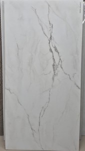 กระเบื้องพอร์ซเลนขนาด 60x120 ซม. สำหรับส่งออกจำนวนมากจากอินเดีย คุณภาพสูง ทนทาน พื้นผิวมันเงา เหมาะสำหรับปูพื้นเชิงพาณิชย์ - Product Image 6