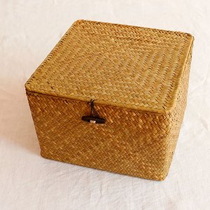 Panier de rangement pliable en jonc de mer, écologique et durable, de forme rectangulaire, tissé à la main, pour chaussures. - Product Image 1
