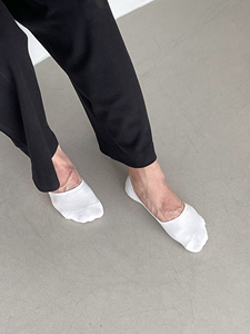 Chaussettes invisibles pour hommes, usage quotidien, en coton peigné, durables, respirantes, avec antidérapant en silicone, fabriquées en Corée - Product Image 3