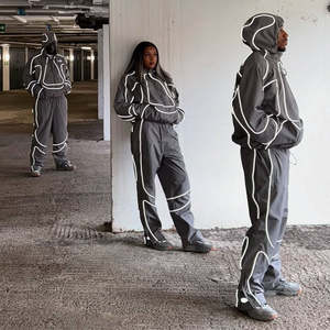 Trajes Deportivos Personalizados de Fábrica con Logotipo, Premium, Vintage, Ajustados, Casuales, Impermeables, con Lavado Ácido, Estampados y Sólidos para Hombre - Product Image 1