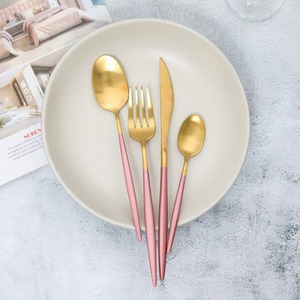 Ensemble de couverts en or rose, finition miroir haute brillance, élégants en acier inoxydable pour les dîners de mariage - Product Image 4