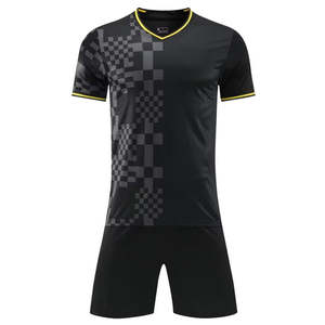 Ensemble d'uniformes de football personnalisés de haute qualité, nouveau design, directement de l'usine, kit d'uniformes de football vierges pour adultes avec impression par sublimation intégrale - Product Image 1