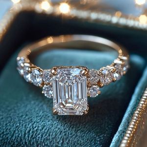 Bague élégante en moissanite taille octogonale émeraude, en argent sterling 925 plaqué or 18 carats, sertie à griffes, pour fiançailles et soirées, bague de luxe - Product Image 5