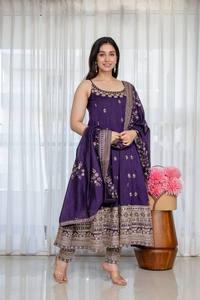 Ensemble Anarkali brodé violet avec dupatta, tenue traditionnelle indienne et pakistanaise pour femmes, vêtements de mariage en coton, coupe régulière, longueur cheville - Product Image 2