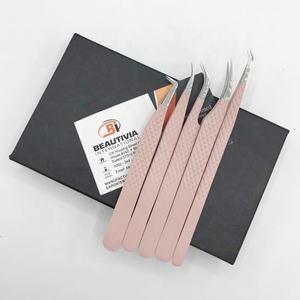 Pince à cils à poignée diamantée en acier inoxydable à revêtement nu forte tenue pince à cils à pointe argentée produit durable de marque privée - Product Image 5