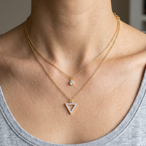 Collar de Plata de Ley 925 Chapado en Oro con Colgante Geométrico Triangular Redondo con Circonita Cúbica, Joyería al por Mayor - Product Image 6