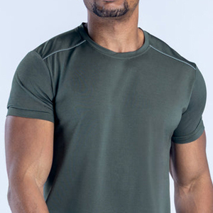 Chemises de sport pour hommes en polyester et élasthanne de haute qualité 180 GSM, coupe ajustée, avec bordure réfléchissante, légères, pour l'entraînement, logo personnalisé - Product Image 3