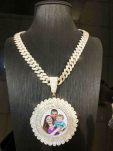 Collar con Colgante Redondo Personalizado con Foto, Diamante Cultivado en Laboratorio, Baño de Plata, Diseño de Girasol, Chapado en Oro, Certificado IGI - Product Image 4