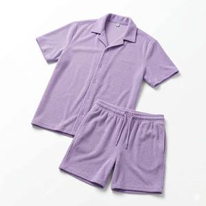 Ensemble de luxe personnalisé pour homme en tissu éponge d'été, coton molletonné épais respirant, chemise à manches courtes boutonnée et short assorti - Product Image 1