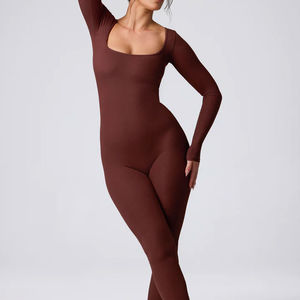 Mono deportivo transpirable y personalizado de spandex para mujer, estilo bodycon, sexy, para yoga y fitness, con corte acampanado. - Product Image 6