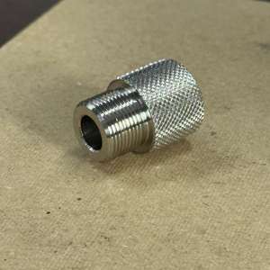 Componente de Acero Inoxidable Mecanizado por CNC, Tratado Térmicamente, Piezas Torneadas y Fresadas con Acabado de Óxido Negro y Tuerca de Fijación Incluida - Product Image 4