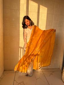 Ensemble Sharara Palazzo brodé pour femmes, Salwar Kameez en soie avec Dupatta, tenue de mariage, fête, Diwali - Product Image 1