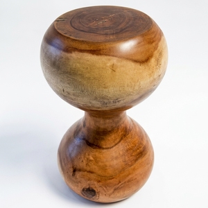 Tabouret en bois de suar fait à la main, tabouret en bois et ottoman décoratif pour le salon, la terrasse ou les meubles de maison - Product Image 1