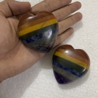 Vente en gros de cœurs en pierre 7 chakras, polis, en cristal arc-en-ciel, pour la décoration