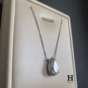 Pendentif élégant en forme de poire avec halo de diamants, collier en or 14K/18K, bijoux fins - Product Image 2