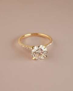 Anillo de Media Banda con Diamante Solitario de Corte Redondo de Lujo, 1.00CT, Cultivado en Laboratorio, con Oro Amarillo de 14K, Joyería Fina para Compromiso, Fiestas y Ocasiones Especiales - Product Image 2