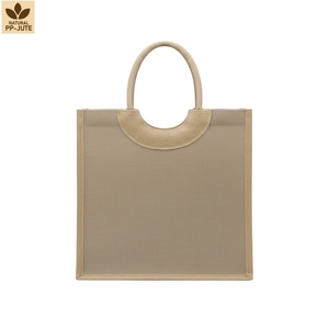 กระเป๋าโท้ทผ้ากระสอบเคลือบลามิเนตขายส่ง ขนาด 35x32x15 ซม. หูหิ้วผ้าฝ้าย รับทำโลโก้ตามสั่ง สำหรับชายหาด ช้อปปิ้ง รับผลิตแบบ OEM ODM แบรนด์ส่วนตัว B2B - Product Image 1