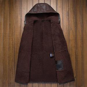 เสื้อโค้ทหนังแกะสีน้ำตาลสำหรับผู้ชาย เสื้อแจ็คเก็ตมีฮู้ดบุขนหนานุ่ม อุ่นสบายสำหรับฤดูหนาว เป็นมิตรต่อสิ่งแวดล้อม สไตล์โกธิค - Product Image 3