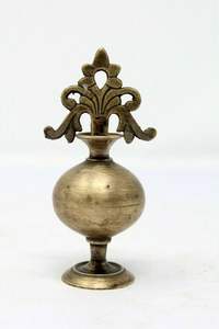 Support décoratif en laiton de style moghol pour Surmadani, à usage traditionnel, sans poudre de Surma, pour bébés - Product Image 3