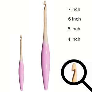 Herramientas de tejer ergonómicas con gancho de ganchillo de madera de diseño personalizado de su marca en diversos colores para la tendencia de costura - Product Image 1