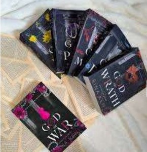 Colección Legacy of Gods, Set de 6 Libros: Dios del Dolor, Dios de la Furia, Dios de la Ruina, Dios de la Guerra, Dios de la Maldad, Dios de la Ira - Ficción, Tapa Blanda - Product Image 3