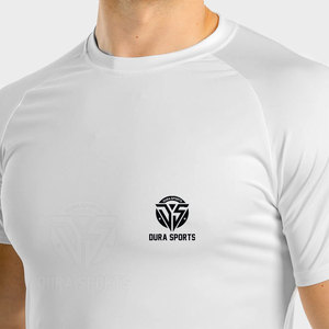 T-shirt de sport pour homme en coton 100 %, matière durable et confortable, coupe ample, imprimé, couleur unie, fabriqué au Pakistan - Product Image 5