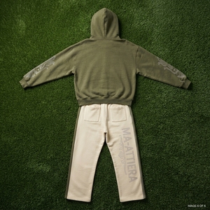 Conjunto de Sudadera con Capucha Verde Oliva Personalizada y Pantalones Jogger Crema, Chándal de Algodón con Pedrería, Ropa Urbana, Venta al por Mayor OEM - Product Image 6