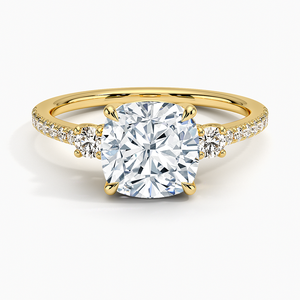 Bague de fiançailles en or jaune avec diamant taille coussin, design trois pierres, diamant de laboratoire certifié IGI, bague de mariage pour femme - Product Image 1