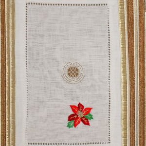 Serviette de cocktail sophistiquée avec broderie fine, durable pour une utilisation répétée, idéale pour les dîners et les fêtes élégantes. - Product Image 4