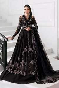 Robe de mariée en mousseline noire perlée, coupe princesse, avec traîne cathédrale, col en V, manches longues, taille empire, fermeture éclair au dos - Product Image 5