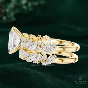 Anillo de compromiso con diamante solitario de corte radiante y diseño de hojas y ramas esculpidas, elegante banda nupcial a juego y joyería fina. - Product Image 6