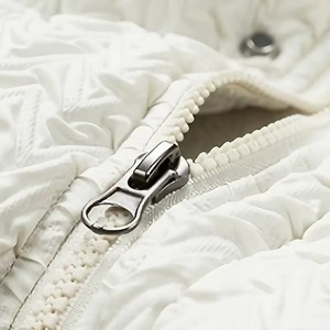 Blouson matelassé slim pour homme OEM, couleur unie, col montant, nouveau design hiver, vêtement d'extérieur uni - Product Image 3