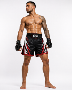 Shorts de Muay Thai personnalisés SHH Industries, noirs et rouges, pour hommes, en satin premium, pour la boxe, le kickboxing, les arts martiaux, l'entraînement et les combats, OEM - Product Image 4