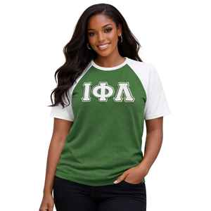 Camiseta de manga raglán verde esmeralda de la hermandad Iota Phi Lambda, ropa con letras griegas, camiseta informal de manga corta con cuello redondo para mujer - Product Image 3