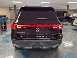 สีดำเข้ม ปี 2023 หลังคาซันรูฟแบบพาโนรามาด้านซ้าย สตาร์ทเครื่องยนต์ด้วยรีโมท เบาะหนัง เกียร์ออโต้ ไฟ LED - Product Image 2