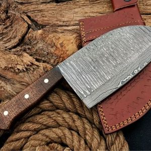 Cuchillos de carnicero tradicionales hechos a mano con hoja de acero ancha, mango de madera resistente y funda de cuero para uso profesional en la preparación de carne. - Product Image 5