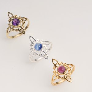 Bague en laiton avec améthyste facettée ronde, bague statement faite à la main, design floral marin, style glamour, bijoux pour femmes - Product Image 2