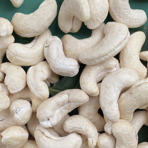Wholesale <b>Cheap</b> Raw Cashew Nuts WW180, WW240, WW320, LP Cashew Nuts 1Kg Cashew Nuts Short Leadtime - Product Image 1