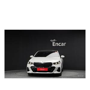 BMW Serie 5 520i M Sport 2023, 11,558 km, Caja de Cambios Automática, Asientos de Cuero, Volante a la Izquierda, Cámara Trasera - Product Image 3