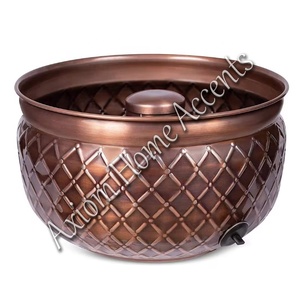 Axiom Home Accents Pot de tuyau d'arrosage en acier durable fabriqué à la main avec de beaux motifs décoratifs en laiton réglable de 2 "de diamètre - Product Image 1
