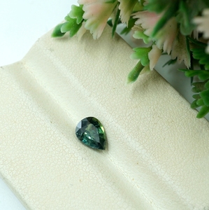 Piedra Preciosa de Zafiro Azul Verde Natural, Corte Facetado en Forma de Pera, 0.89 Quilates, 6.5x5x3.5 MM - Product Image 6