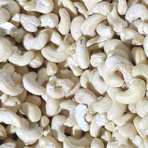 เม็ดมะม่วงหิมพานต์คุณภาพสูงขายส่ง WW180, WW240, WW320, LP, WS เม็ดมะม่วงหิมพานต์ออร์แกนิก บรรจุภัณฑ์ขนาดใหญ่ ส่งออกไปยังสหรัฐอเมริกา สหภาพยุโรป และตะวันออกกลาง - Product Image 1